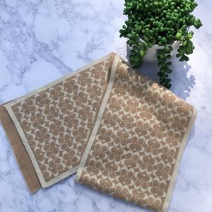 Luxury coach neck scarf